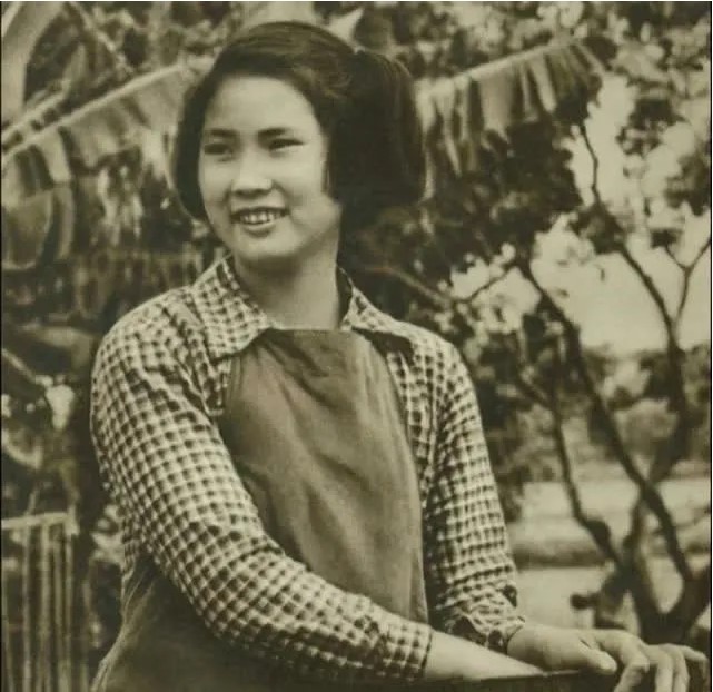 Nữ tỷ phú Ngô Thắng Minh khi còn nhỏ