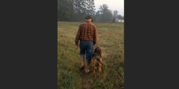 One Day After His Owner’s Funeral, Hunter Was Surrendered to a Shelter—Then a Widowed Farmer Sat Outside His Kennel and Simply Stayed